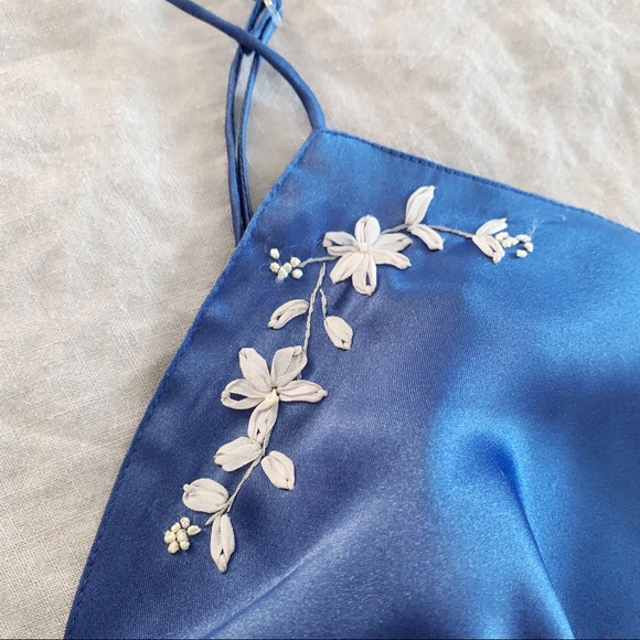 ***SOLD on depop*** Vintage silky satin slip top - Picture 3 of 5